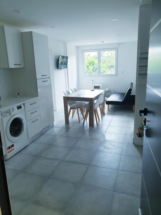Appartements Renove 2023 Proche Aeroport 5Min, Gare Sncf 2 Min, Tramway Au Pied De L'Immeuble , Parking Possible, Renovated Apartments 2023 Near The Airport 5 Min, Train Station 2 Min, Tram Next To The Building 1 Min, Parking Possible Nice Exteriör bild
