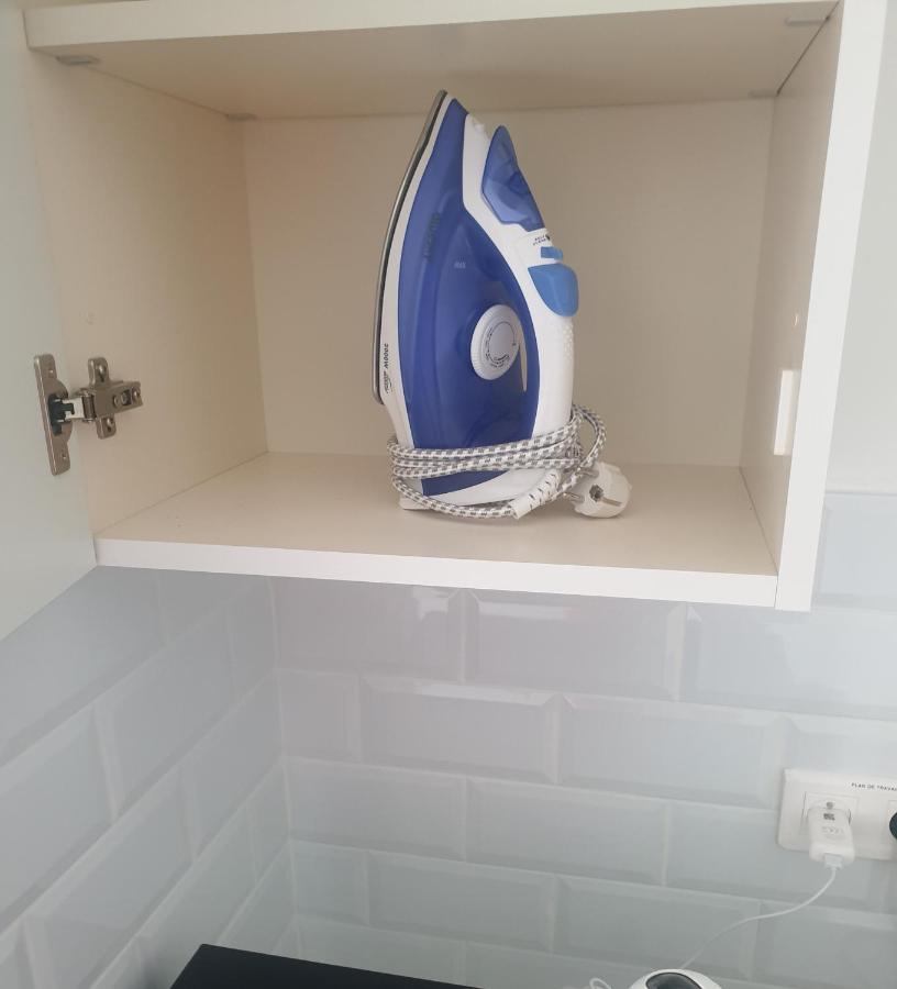Appartements Renove 2023 Proche Aeroport 5Min, Gare Sncf 2 Min, Tramway Au Pied De L'Immeuble , Parking Possible, Renovated Apartments 2023 Near The Airport 5 Min, Train Station 2 Min, Tram Next To The Building 1 Min, Parking Possible Nice Exteriör bild
