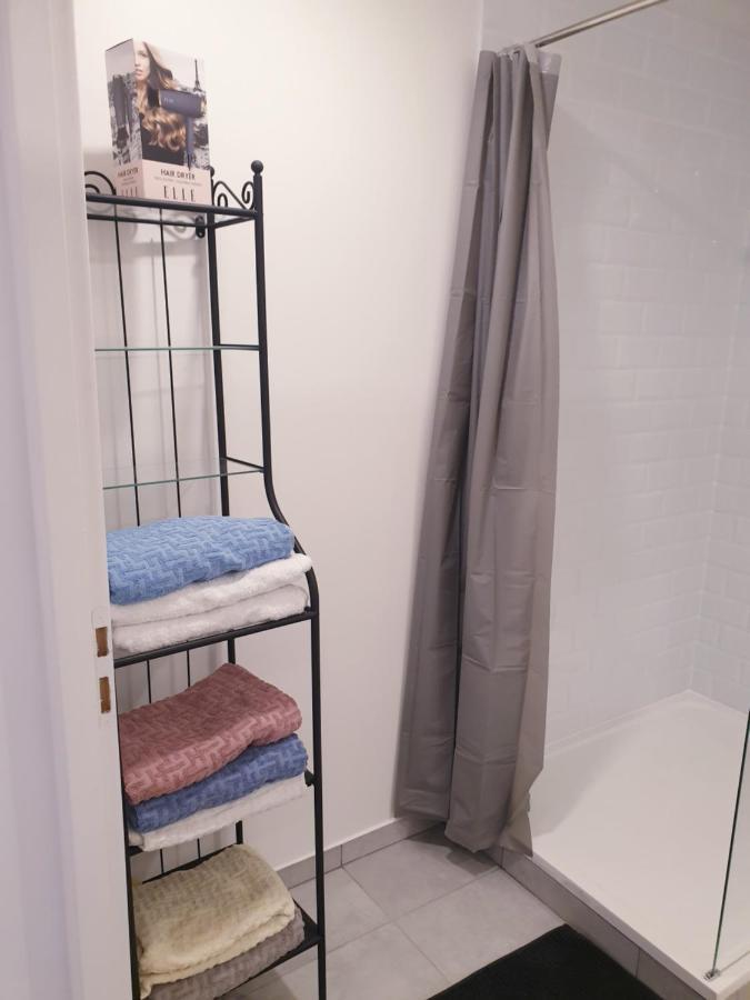 Appartements Renove 2023 Proche Aeroport 5Min, Gare Sncf 2 Min, Tramway Au Pied De L'Immeuble , Parking Possible, Renovated Apartments 2023 Near The Airport 5 Min, Train Station 2 Min, Tram Next To The Building 1 Min, Parking Possible Nice Exteriör bild