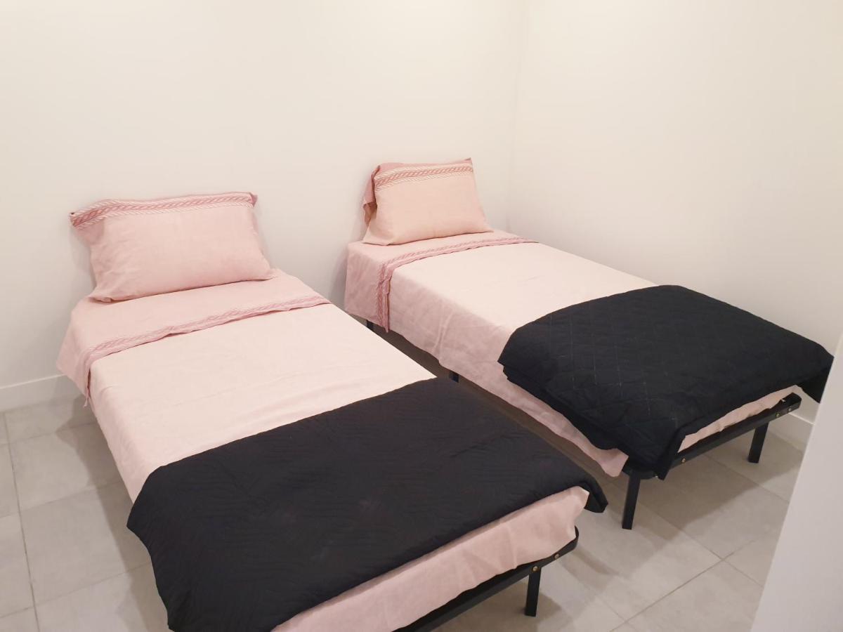 Appartements Renove 2023 Proche Aeroport 5Min, Gare Sncf 2 Min, Tramway Au Pied De L'Immeuble , Parking Possible, Renovated Apartments 2023 Near The Airport 5 Min, Train Station 2 Min, Tram Next To The Building 1 Min, Parking Possible Nice Exteriör bild
