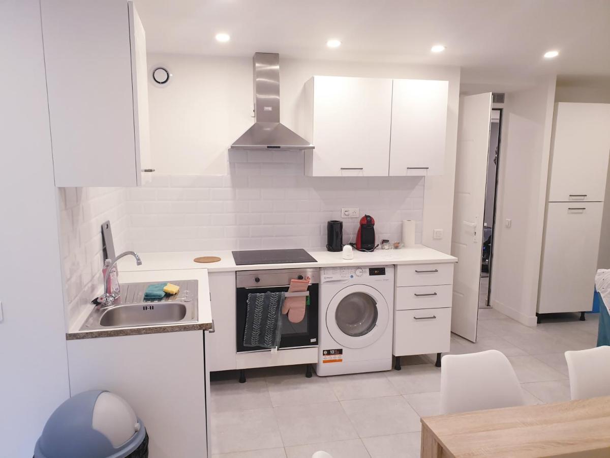 Appartements Renove 2023 Proche Aeroport 5Min, Gare Sncf 2 Min, Tramway Au Pied De L'Immeuble , Parking Possible, Renovated Apartments 2023 Near The Airport 5 Min, Train Station 2 Min, Tram Next To The Building 1 Min, Parking Possible Nice Exteriör bild