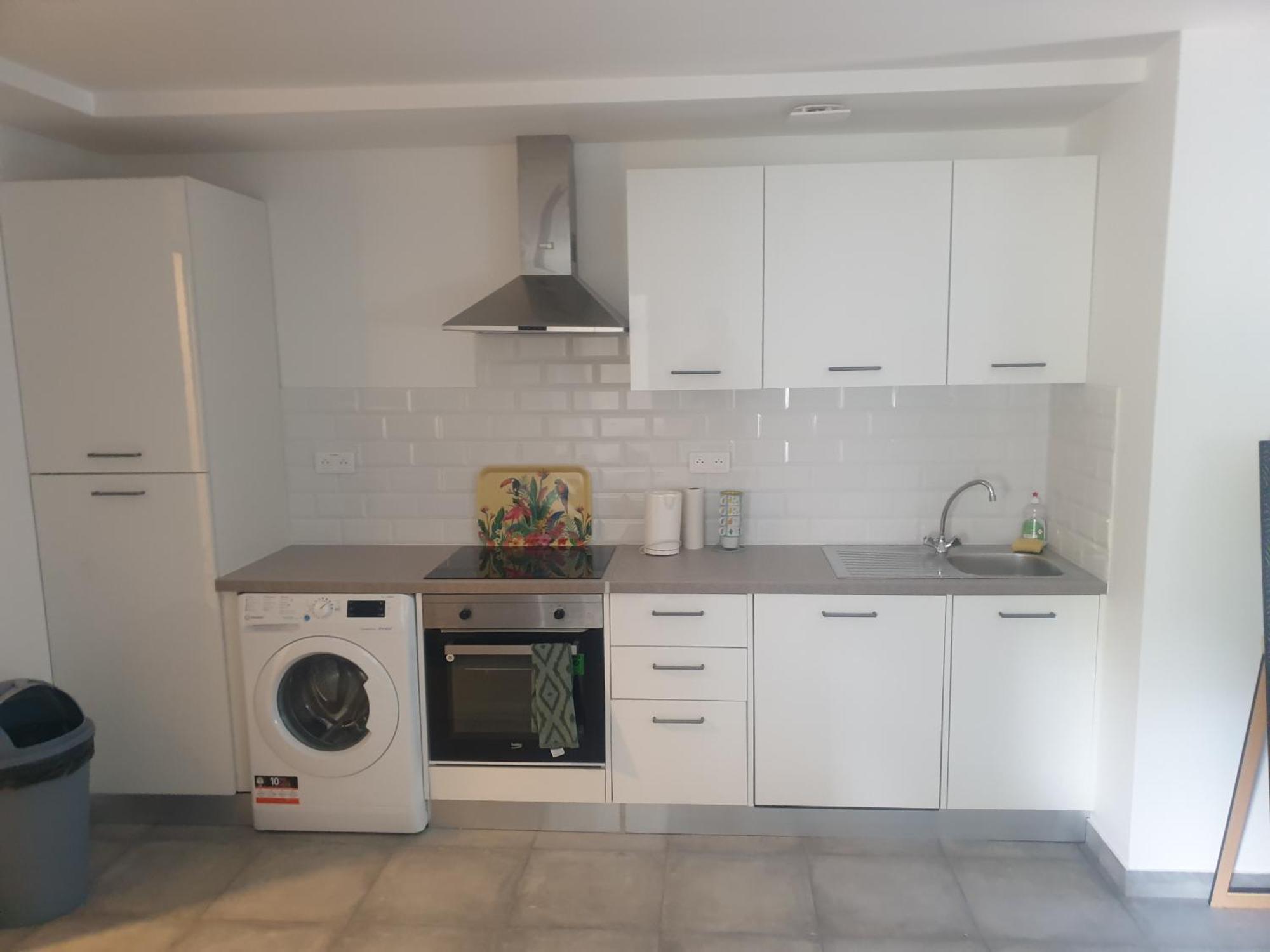 Appartements Renove 2023 Proche Aeroport 5Min, Gare Sncf 2 Min, Tramway Au Pied De L'Immeuble , Parking Possible, Renovated Apartments 2023 Near The Airport 5 Min, Train Station 2 Min, Tram Next To The Building 1 Min, Parking Possible Nice Rum bild