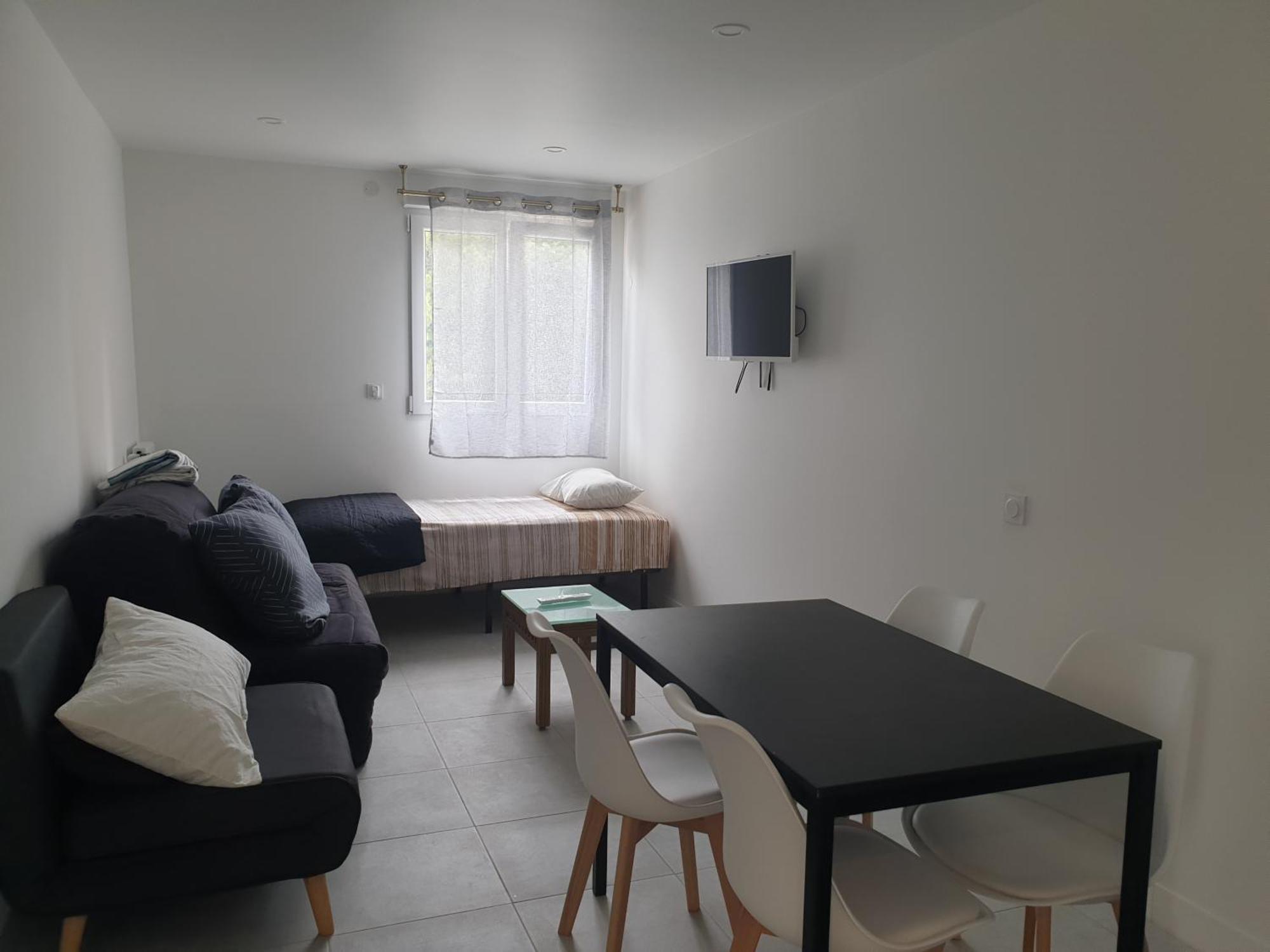 Appartements Renove 2023 Proche Aeroport 5Min, Gare Sncf 2 Min, Tramway Au Pied De L'Immeuble , Parking Possible, Renovated Apartments 2023 Near The Airport 5 Min, Train Station 2 Min, Tram Next To The Building 1 Min, Parking Possible Nice Rum bild